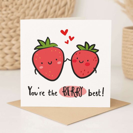 Erdbeeren-Karte mit naturfarbenem Kraftumschlag, frontale Ansicht