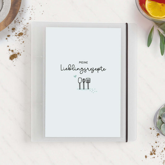 Rezeptordner A5 auf Küchentisch mit Zutaten