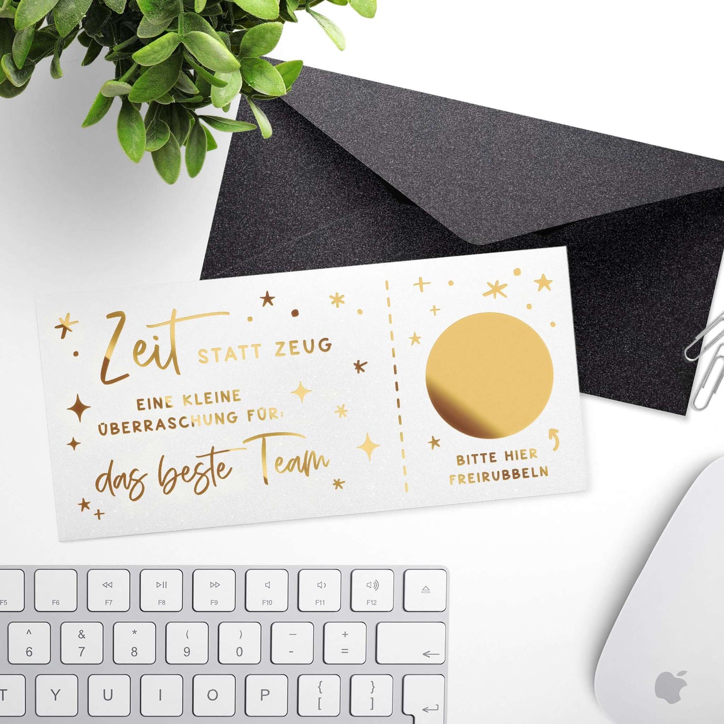 Rubbelgutschein personalisiert Zeit statt Zeug mit goldener Schrift und Überraschungsbereich.