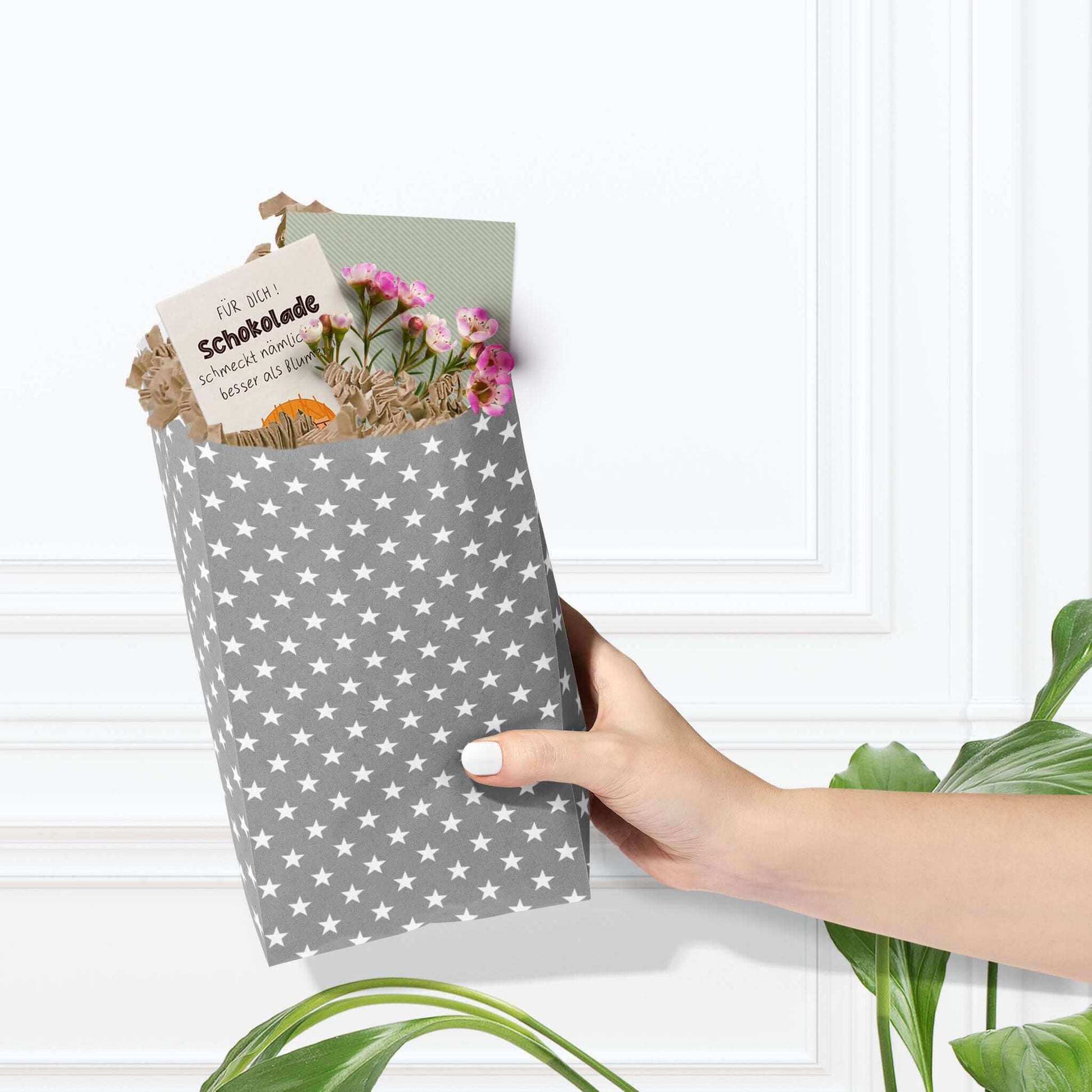 Geschenktüten grau mit Sternen Anwendungsbeispiel