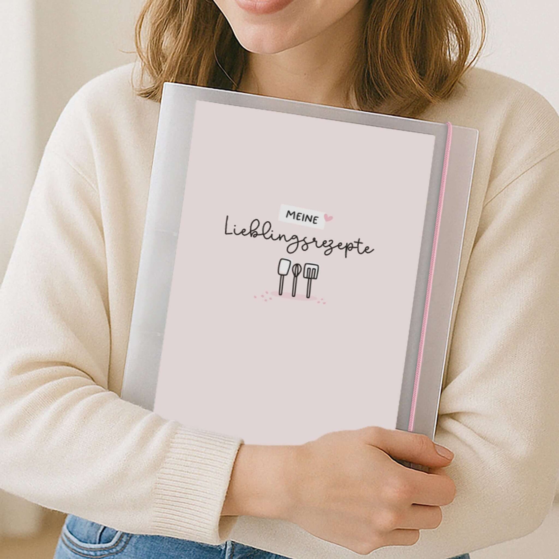 Flexibook Meine Lieblingsrezepte Rosé in der Hand gehalten