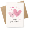 „Happy you & me“ Klappkarte mit Kraftpapier-Umschlag – romantische Herzkarte in A6.