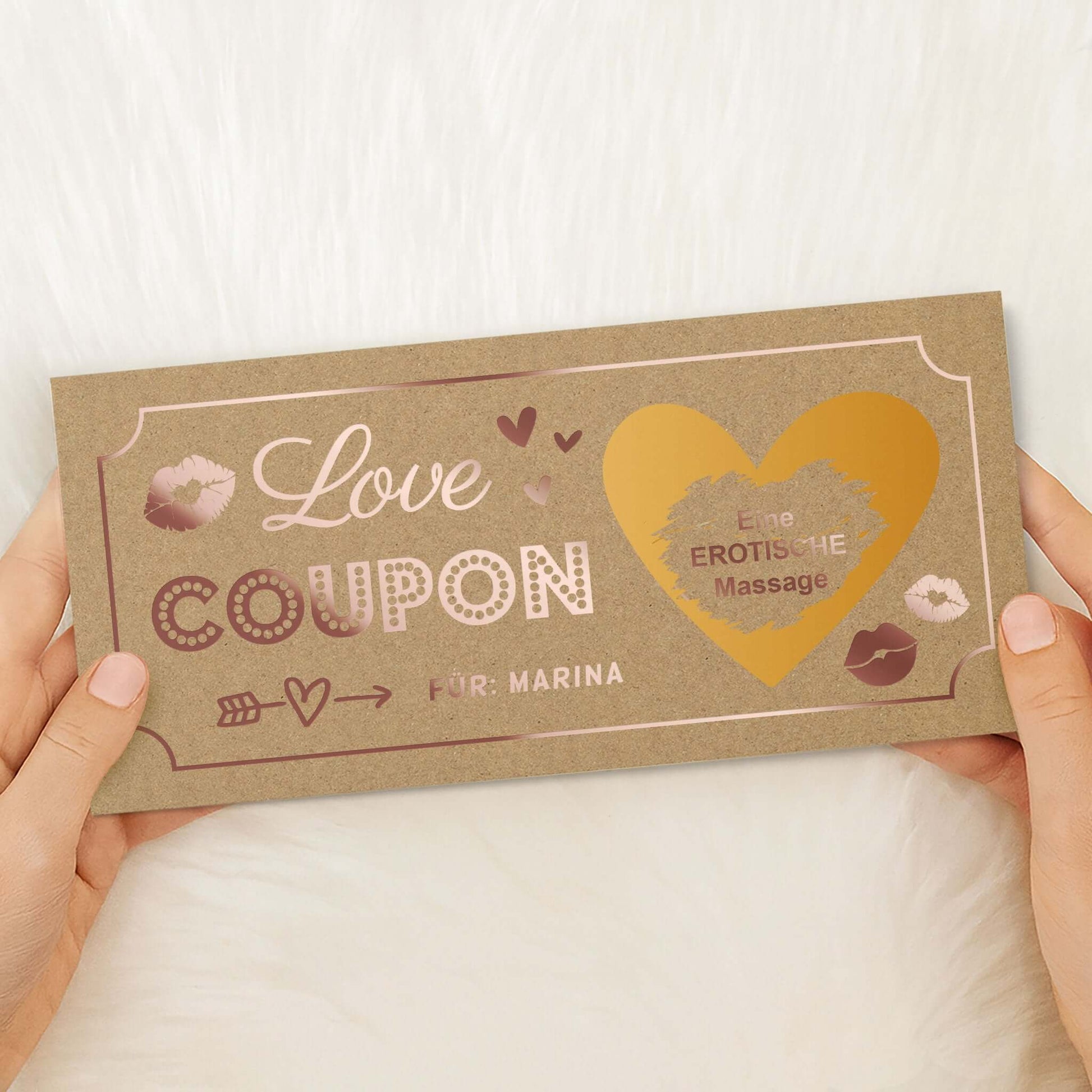 Love Coupon auf Kraftpapier mit roségoldener Folierung, Rubbelherz und Name