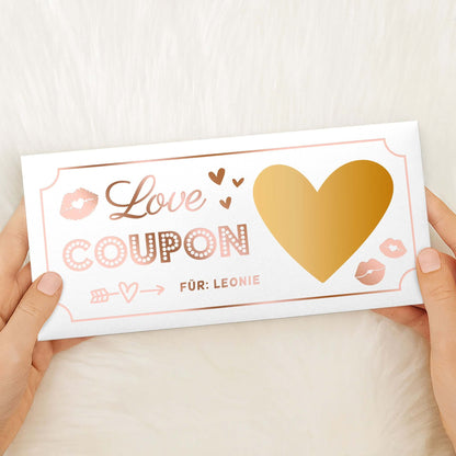 Personalisierter Gutschein mit Rubbelfeld Love Coupon im eleganten Design.