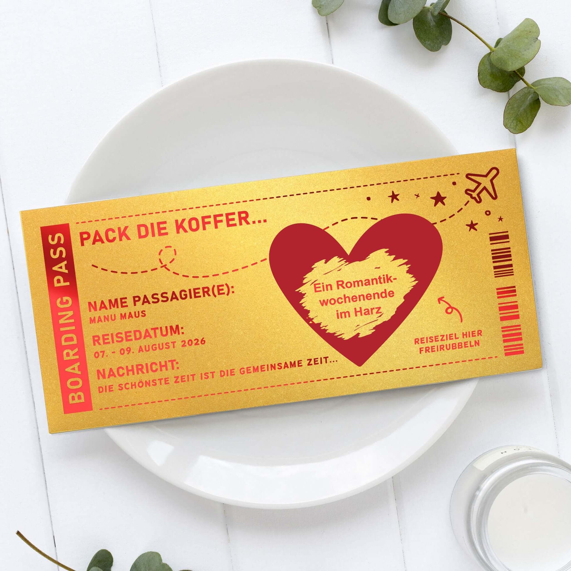 Rubbelkarte Boarding Pass Gold Schimmer Rotfolie – Romantikwochenende Harz Gutschein auf Teller