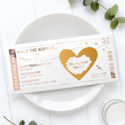Rubbelkarte Boarding Pass Weiß Schimmer Rotfolie – großes Herz Motiv auf Teller, Lifestyle