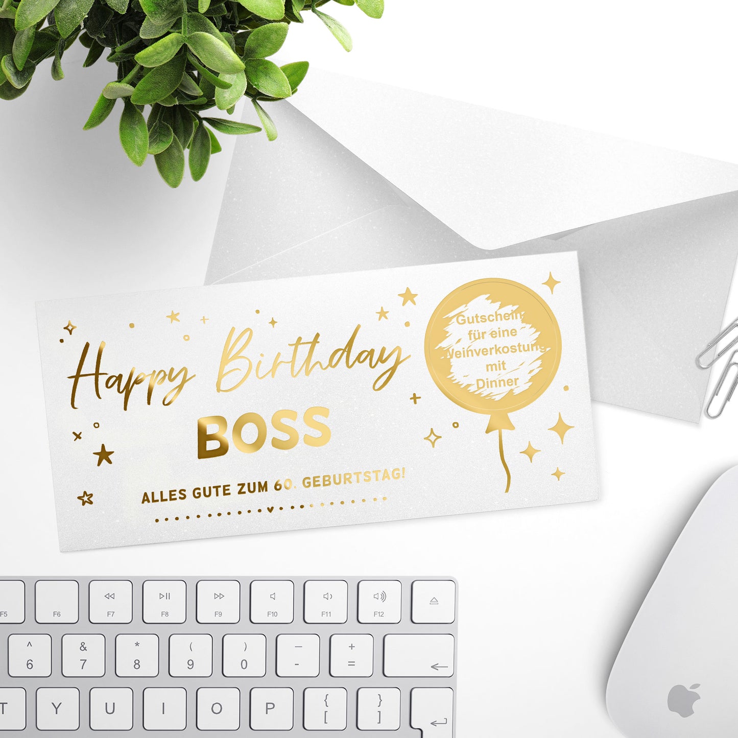 Personalisierte Rubbelkarte Happy Birthday weiß – Goldfolie, Büro-Lifestyle, mit Umschlag