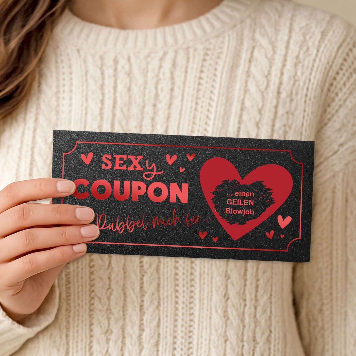Sexy Coupon Rubbelkarte personalisiert in Herzform für den Gutschein eines besonderen Erlebnisses.