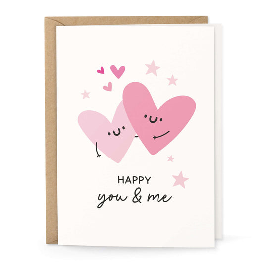 Valentinskarte „Happy you & me“ mit rosa Herzen – Hauptmotiv auf weißem Feinpapier, A6.